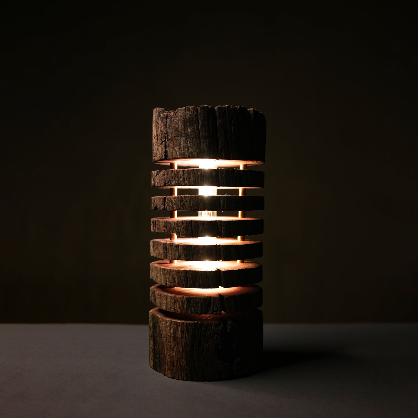 Ročno izdelana lesena svetilka. Wooden lamp. Handcrafted wooden lamp. Table lamp. Floor lamp. Lights.